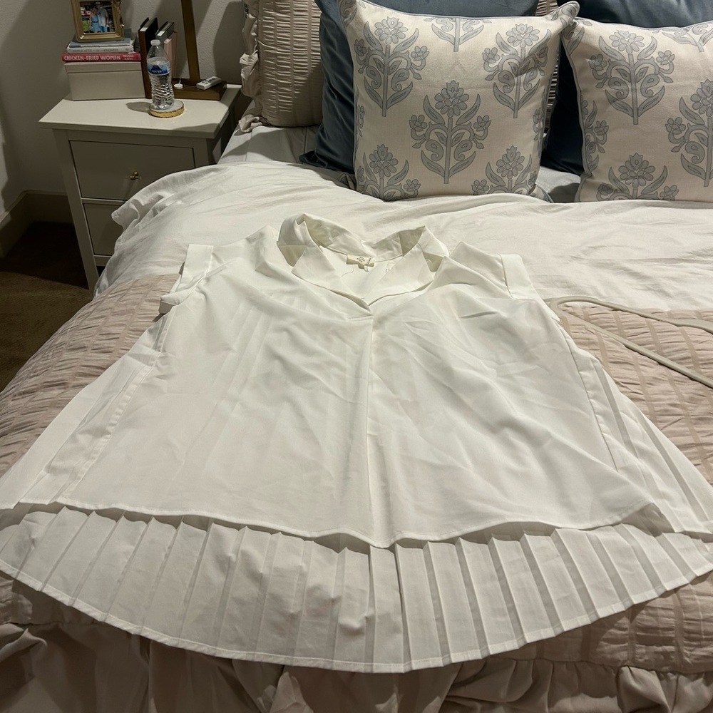 Women’s white collared blouse